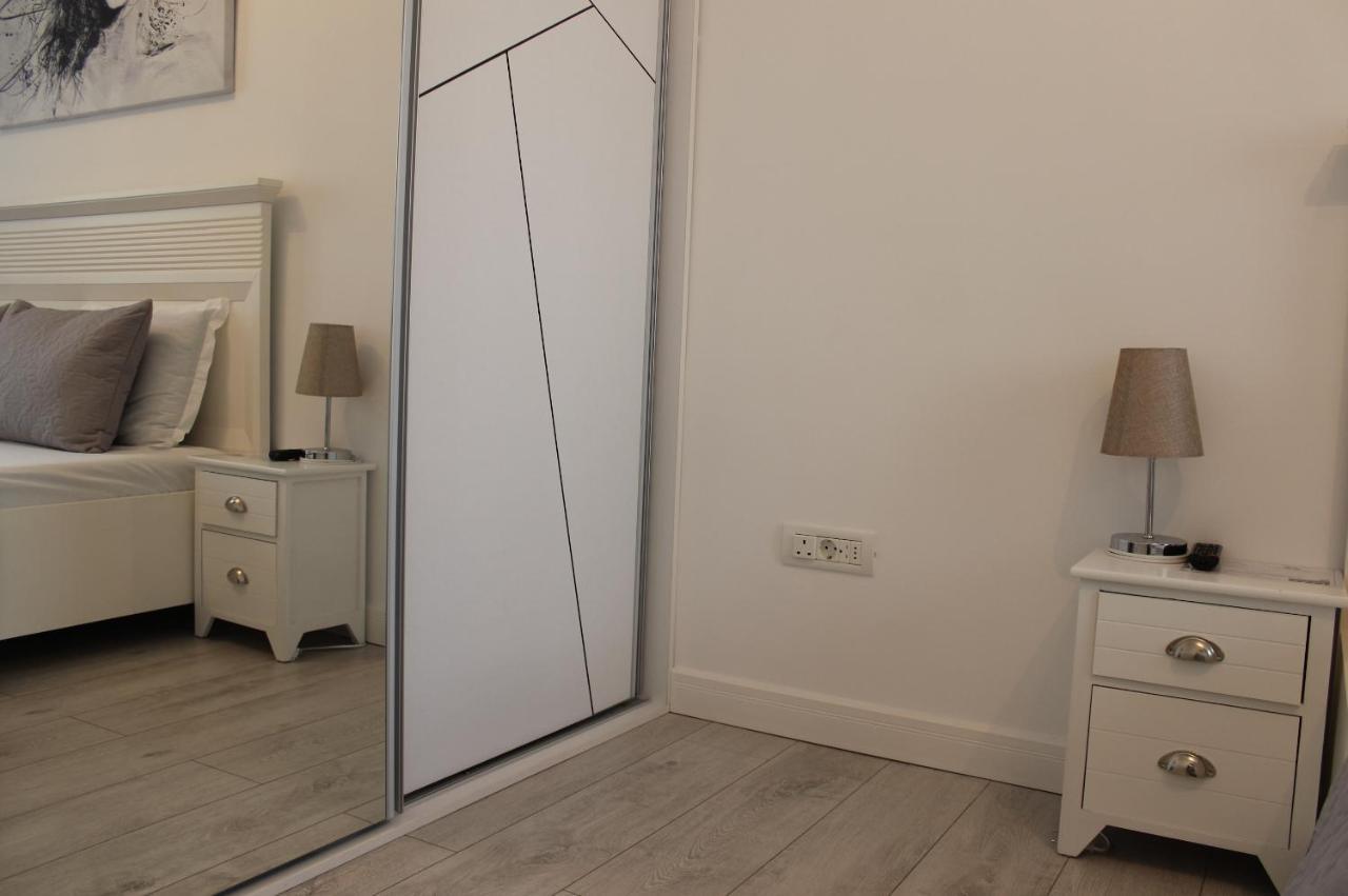 Luxury City Center Apartment - Romana ブカレスト エクステリア 写真