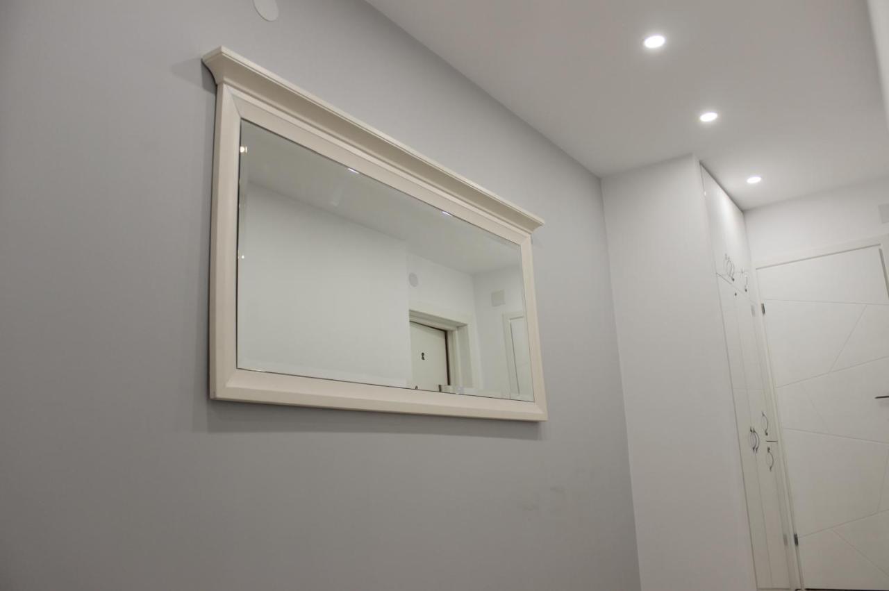 Luxury City Center Apartment - Romana ブカレスト エクステリア 写真