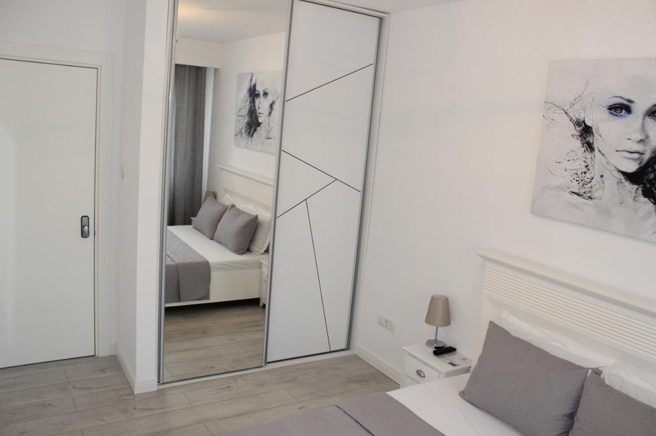 Luxury City Center Apartment - Romana ブカレスト エクステリア 写真