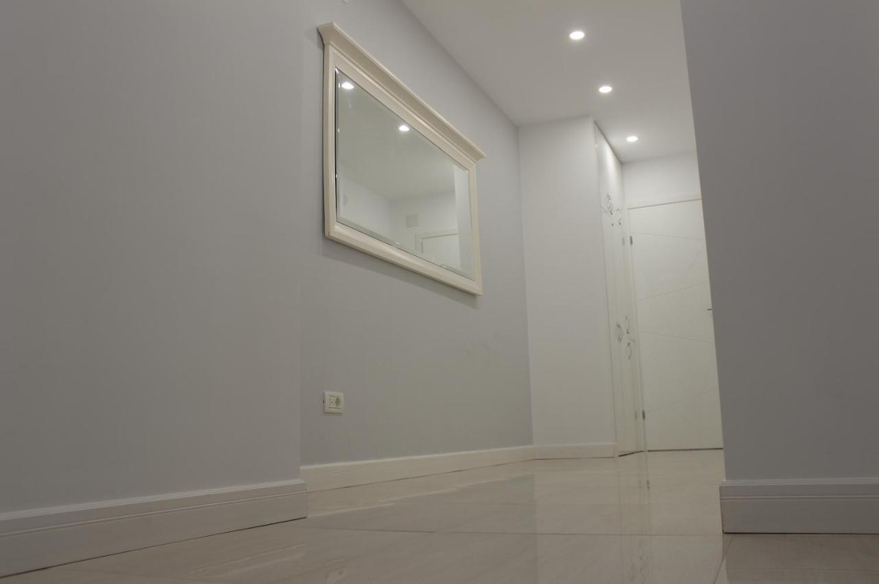 Luxury City Center Apartment - Romana ブカレスト エクステリア 写真